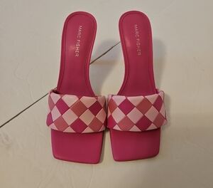 NWOT Marc Fisher Pink Checkered Heels, 7.5